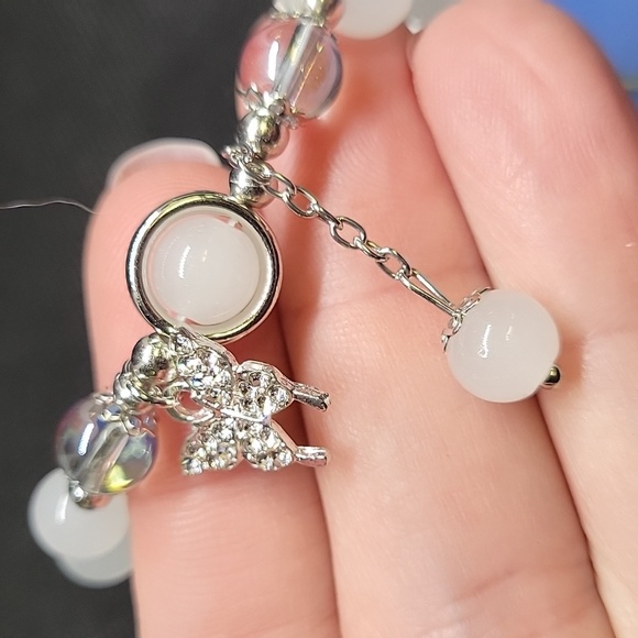 Beaded Stretch Rhinestone Butterfly Charm 6" Bracelet - Picture 3 of 3